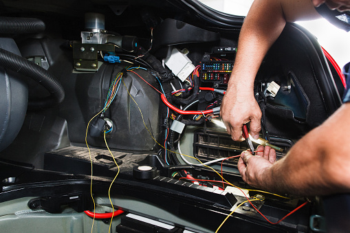 different wire connector types in a car